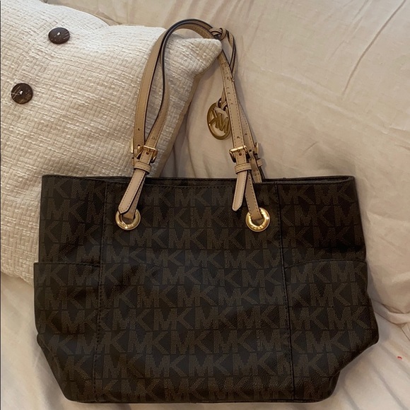 Michael Kors Purse - Picture 1 of 3